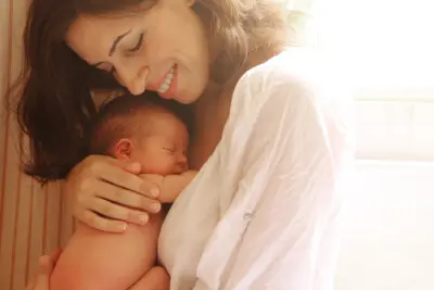 Bebé recién nacido - Desarrollo y cuidados del bebé mes a mes