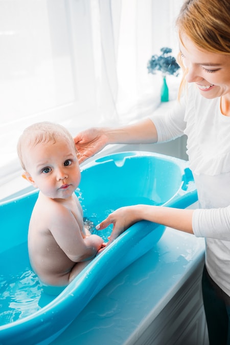 Empleado político Mirar fijamente Las 10 mejores bañeras para bebé de 2023: comparativa y guía