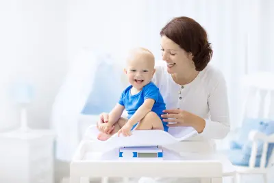Bebé de meses - Desarrollo y cuidados del bebé mes mes