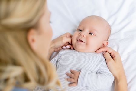 Bebé meses - Desarrollo y cuidados del mes a mes